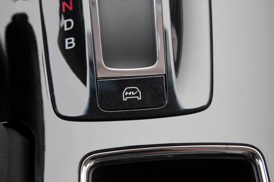  Honda Accord Plug-In Hybrid 2014 года  (фото 12 из 109)